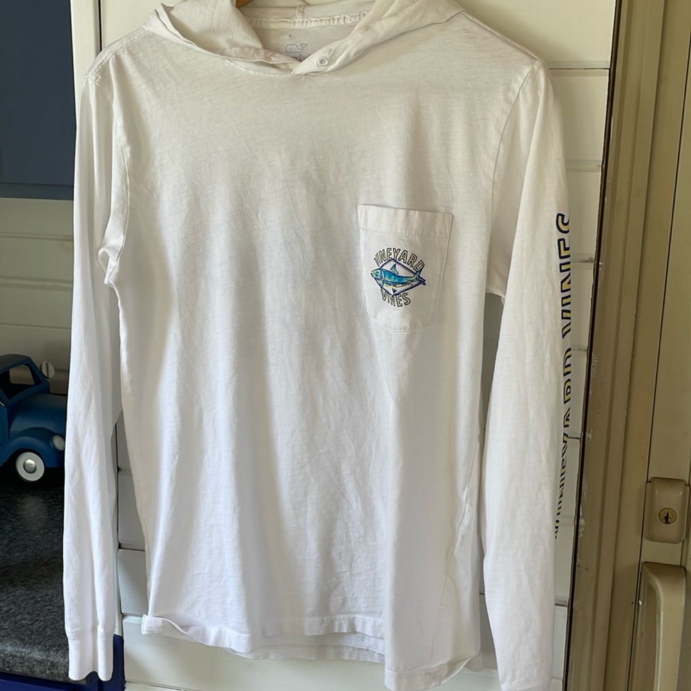 White long-sleeved Vineyard Vines tee with hoodie - smoke-free home